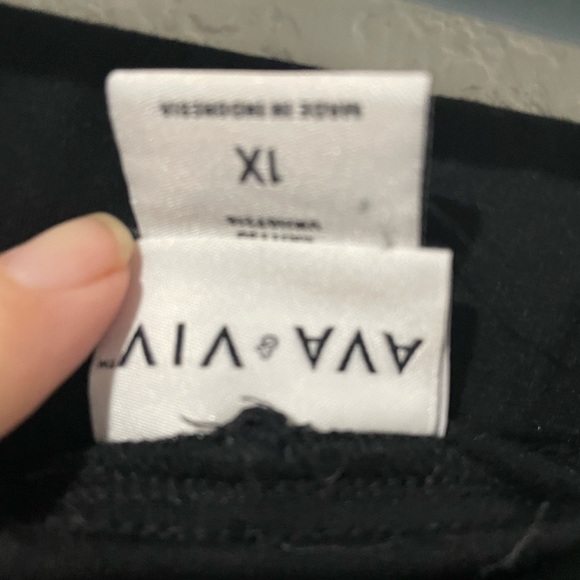 Basic Black Skirt - Picture 3 of 4